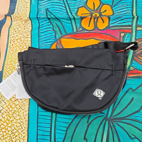 Lululemon silver All Night Festival Bag 2L - Picture 1 of 5